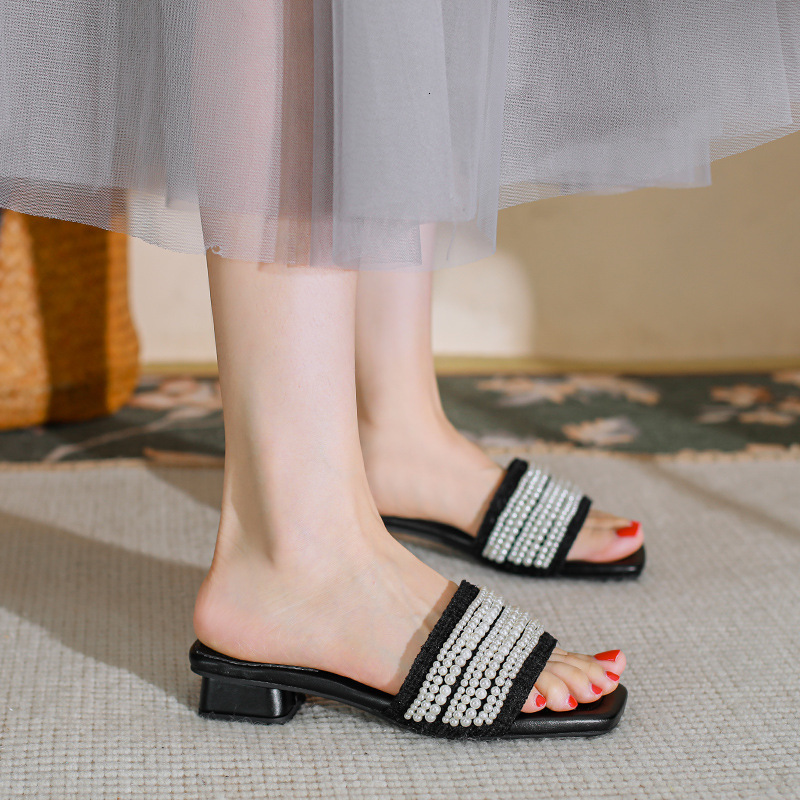 2025 New Women's Designer Pearl Single-strap Thick-heeled Slippers Summer Outdoor Women's Beach Sandals Square Toe Solid Color Pearl Thick-s