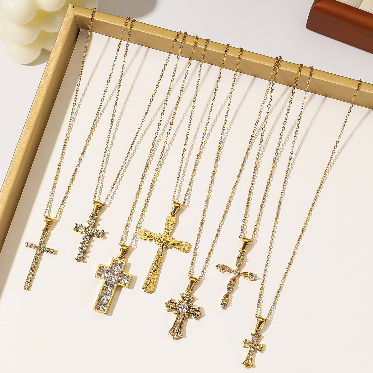 Stainless Steel Religion Jesus Cross Pendant Necklace For Women Men Shiny Zircon 18K Gold Color Chain Simple Design Hip Hop Party Jewelry
