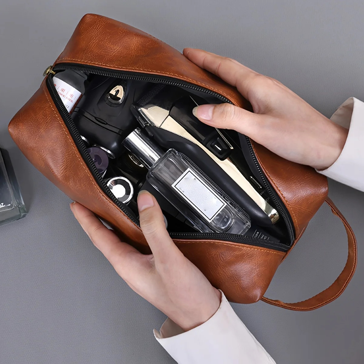 Portable Mens PU Beauty And Cosmetics Storage bags Business Travel Toiletries Organizer Bag Waterproof With Zipper Beauty Bag 250731