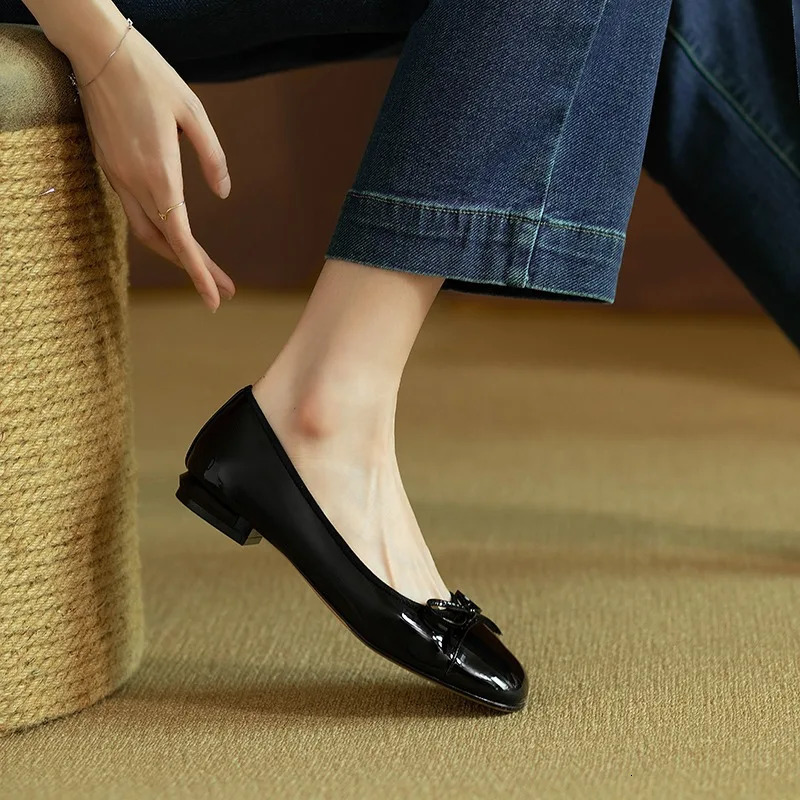 Spring Autumn fashion Womans Flats Patent Leather Ballet Flats Bowtie Boat Shoes Low Heels Slip on Flat Woman Black Loafers 250731