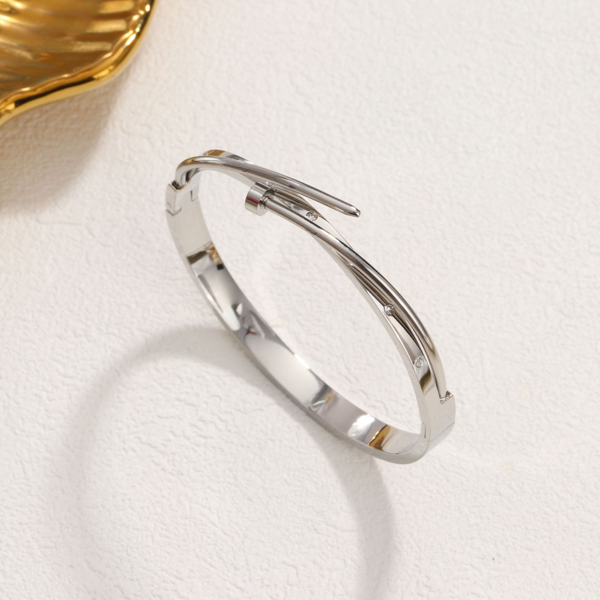 Stainless steel bracelet spot wholesale factory direct sales nail bracelet simple and fashionable versatile women's bracelet high-end feel