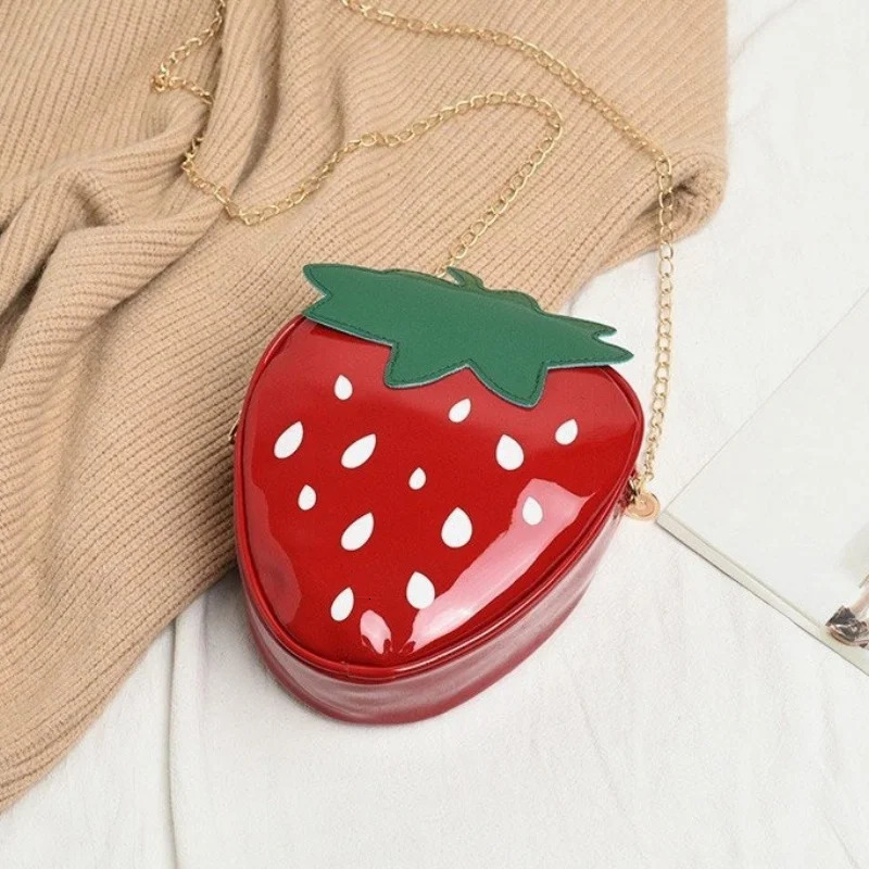 Womens Cute Patent Leather Summer Strawberry Shape Chain Bag Creative Fruit Girl Shoulder Crossbody Bag 250731