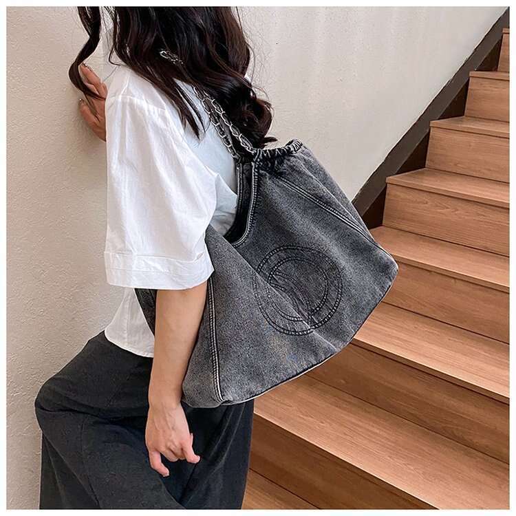 2025 Summer New Vintage Luxury Denim Large Capacity Beach Single Shoulder Travel Bag