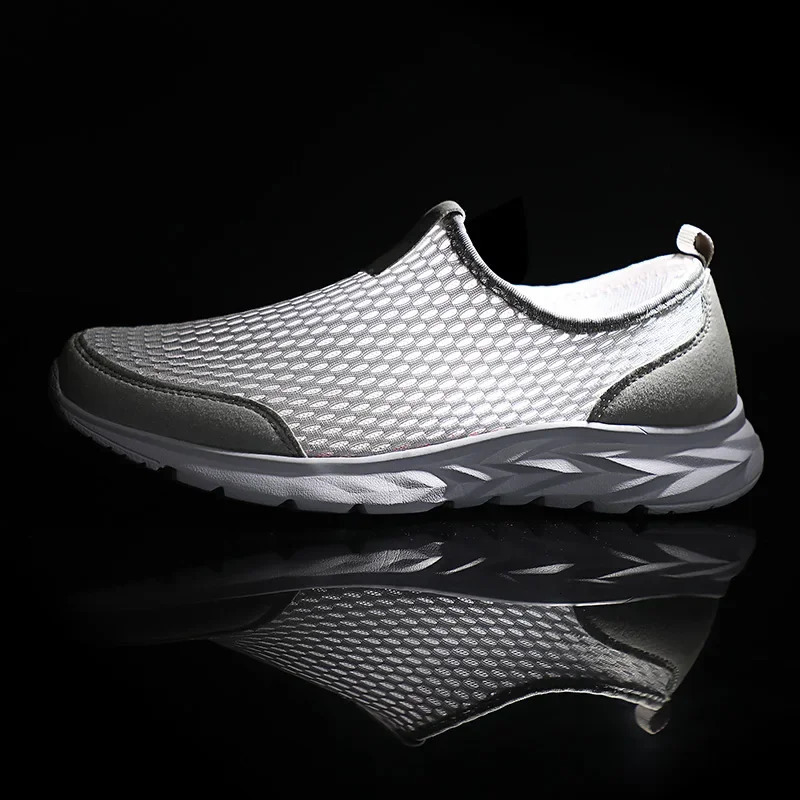 Mens and Womens Casual Breathable Walking Couple Shoes Outdoor Soft Lightweight Fashionable Sports Shoes Model 250731