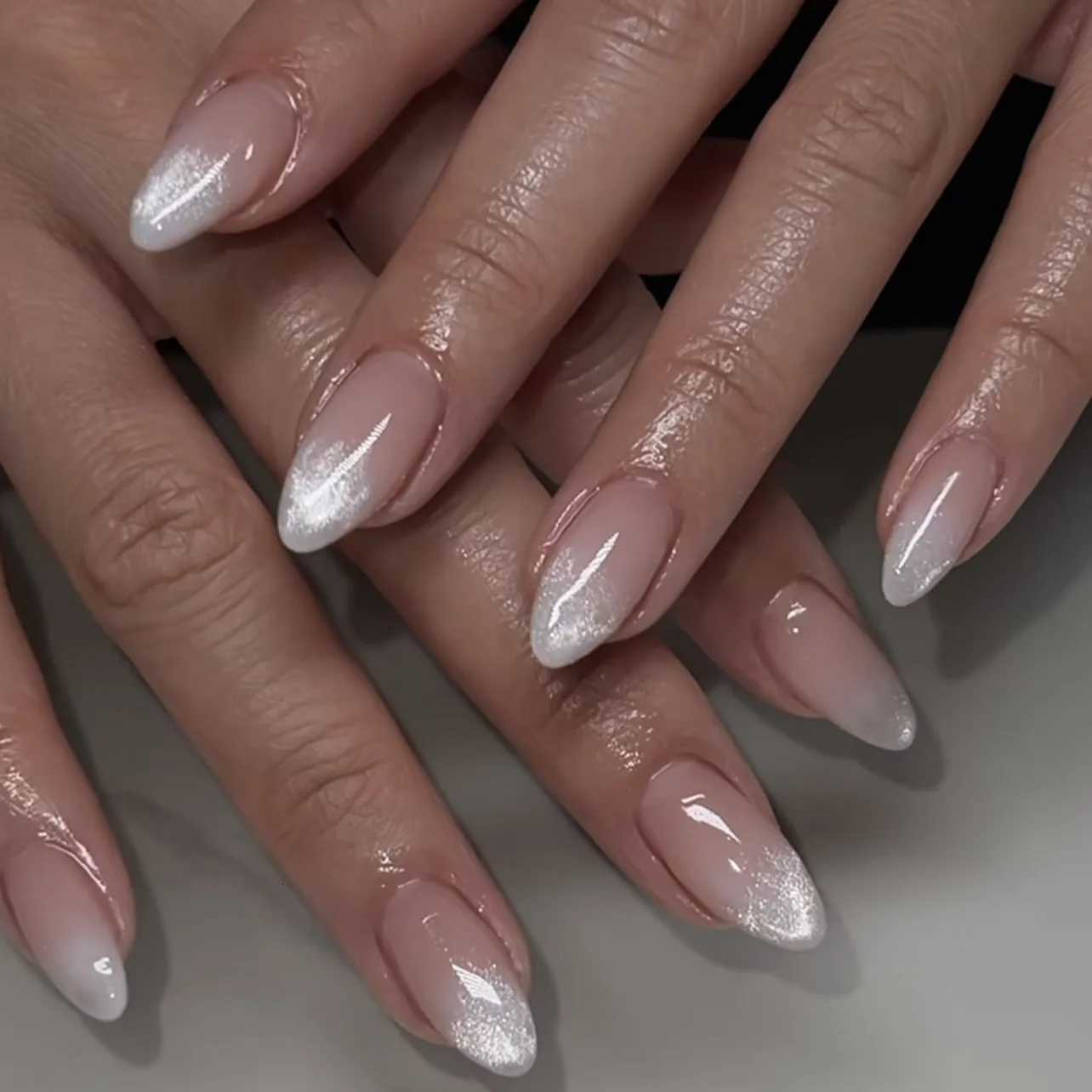 24pcs Fake Nail Sets Wearable Simple Almond False Nails with Gradient Pink Design Press on Nails Round Head Short Manicure Z250801