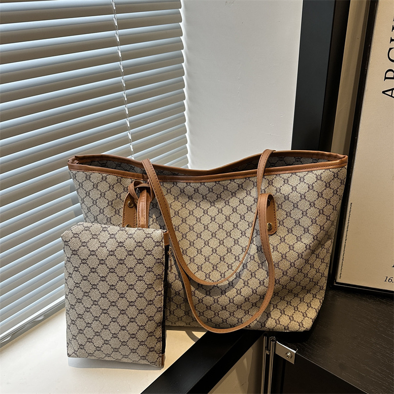 Designer Bag Luxury Bag Free Designer Fashionable Shoulder Bag High-End, Versatile And Popular Hand-Held With Exquisite Patterns