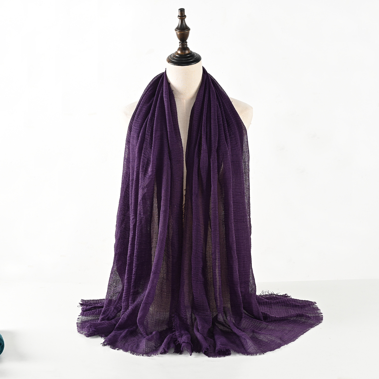 K1543 Pleated solid color cotton and linen scarf, large size scarf with wrinkled fur edges, sunscreen manufacturer wholesale, versatile