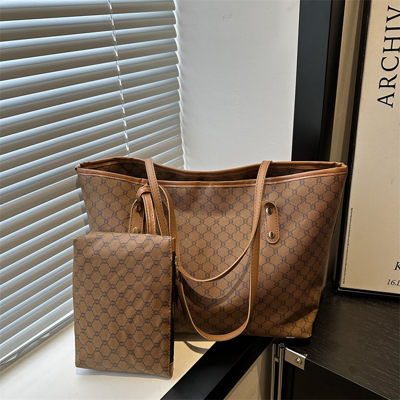 Designer Bag Luxury Bag Free Designer Fashionable Shoulder Bag High-End, Versatile And Popular Hand-Held With Exquisite Patterns