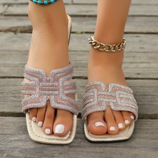 2025 New Outdoor Designer Women's Slippers Beach Flat Sandals Summer Style Fashionable And Sporty Beach Sandals