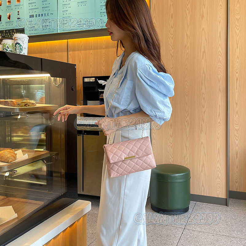 New Bag Style Quilted Bag Womens Bag 2025 Chain Crossbody Bag Embroidered Small Square Bag H250801
