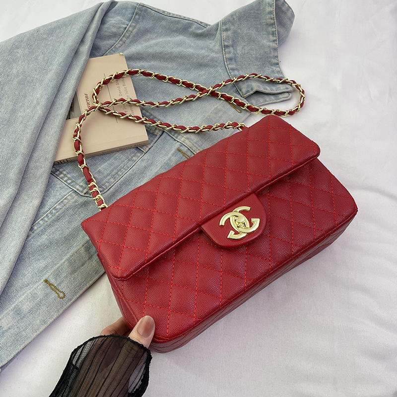 Free delivery designer bag tote bag Unique texture single shoulder crossbody bag underarm bag A small bread roll
