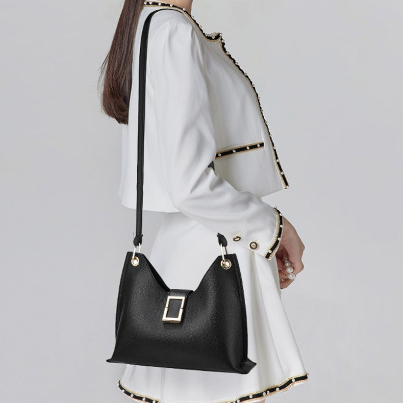Fashionable Large Capacity Women's Luxury Handbag Free Shipping Designer Retro Armpit Bag Urban Minimalist Single Shoulder Commuting Bag Leisure 