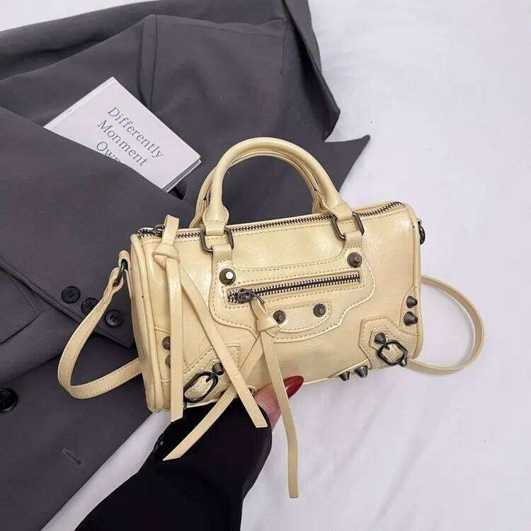 Trendy Women Shoulder Bag Genuine Leather Rivet Design Adjustable Strap Stylish Handbag for Work Dating Office Casual