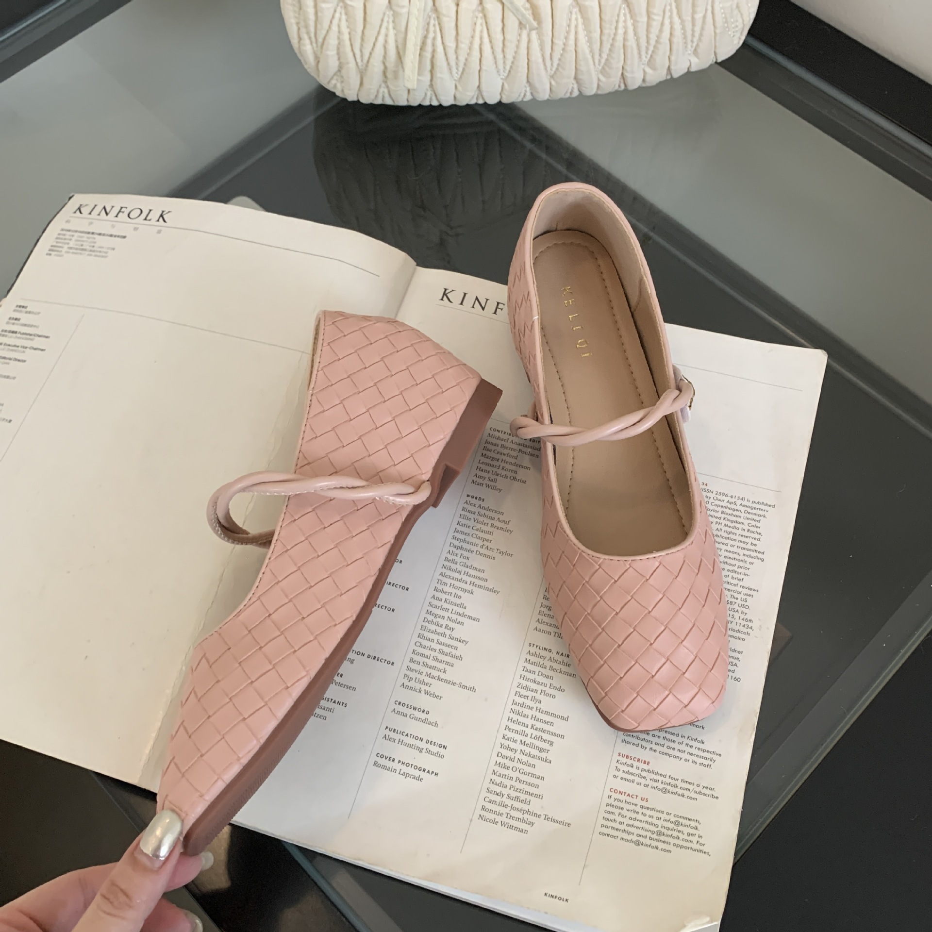 Fashionable Outdoor European And American Flat Women's Shoes Designer French Retro Woven Square Shoes For Women Classic Fashion Casual Hidden Wed