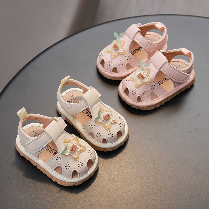 Sandals 2025 Summer New Baby Girl Infant Toddler Walking Shoes Cartoon Lightweight Soft Sole Baby Squeaky Shoes Cute Clog Shoes