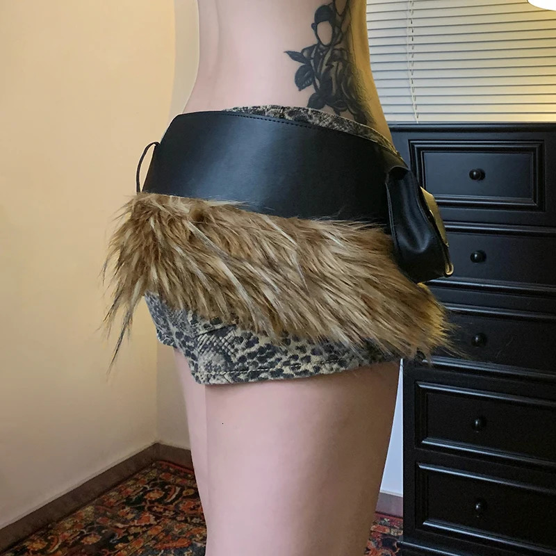 HEYounGIRL Women Faux Fur Leather Pocket Belt Stylish Y2K Adjustable Buckle Belts Fashion Street Style Chic Clothing Decoration 250814