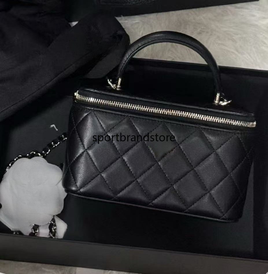 Vanitys Case Bag Womens Bag Designer Bag Makeup Bag Leather Chain Mini Top Handbag for Luxury Fashion Shoulder Women Bag Crossbody Bag Metal Handles