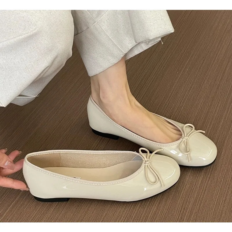 Red Elegant Bowknot Round Toe Womens Flat Shoes Comfort Slip-On Ladies Ballerina Single Mules Shoes Zapatos Mujer 250731
