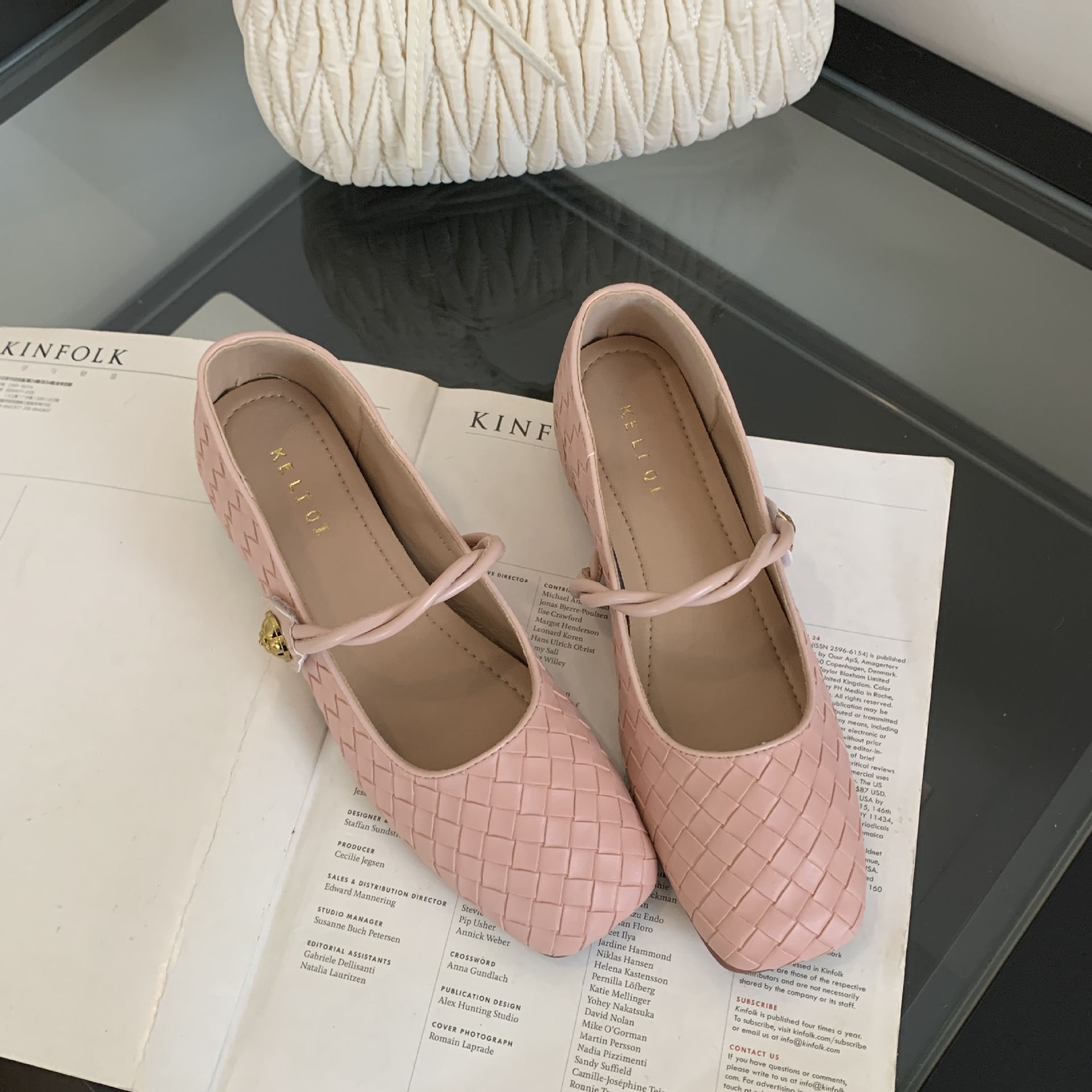 Fashionable Outdoor European And American Flat Women's Shoes Designer French Retro Woven Square Shoes For Women Classic Fashion Casual Hidden Wed