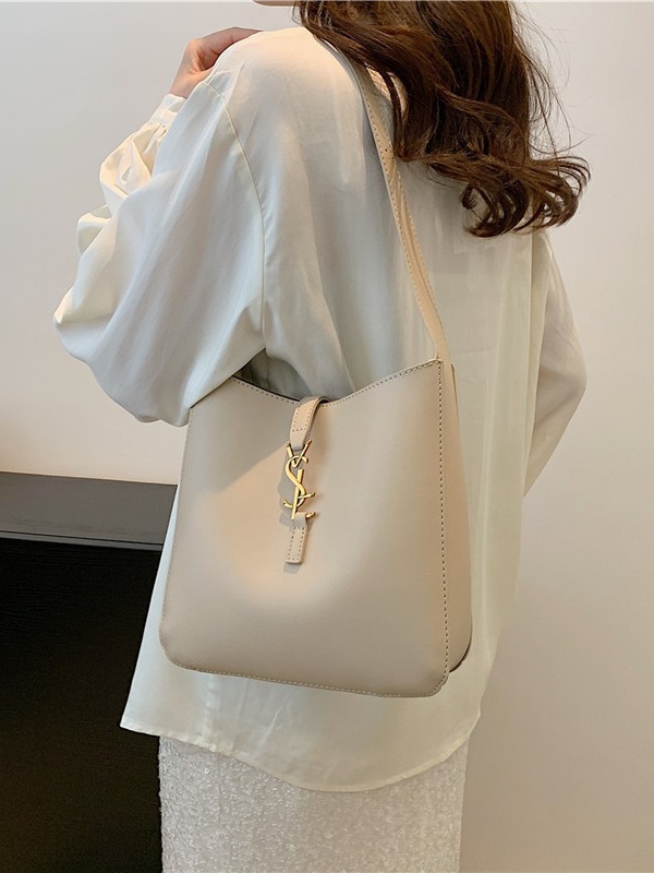 2025 Free shipping designer bags for womens Shoulder bags beige khaki black New shoulder bag trend crossbody bucket bag