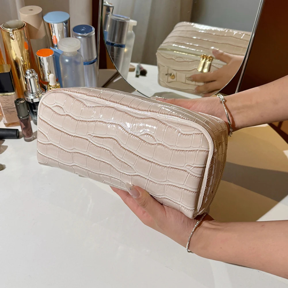 PU Leather Makeup Bag Travel Toiletry Bag Multi-Compartment Makeup Organizer Bag Skincare Holder Bag Women Cosmetics Handbag 250731