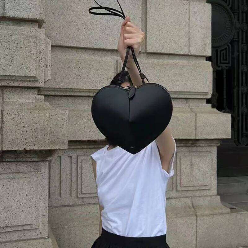 Designer Bags Fashionable Peach Heart Multifunctional Crossbody Women's Leather Carefully Shaped Bag 3D Love Chinese Style Bag Luxury Bag