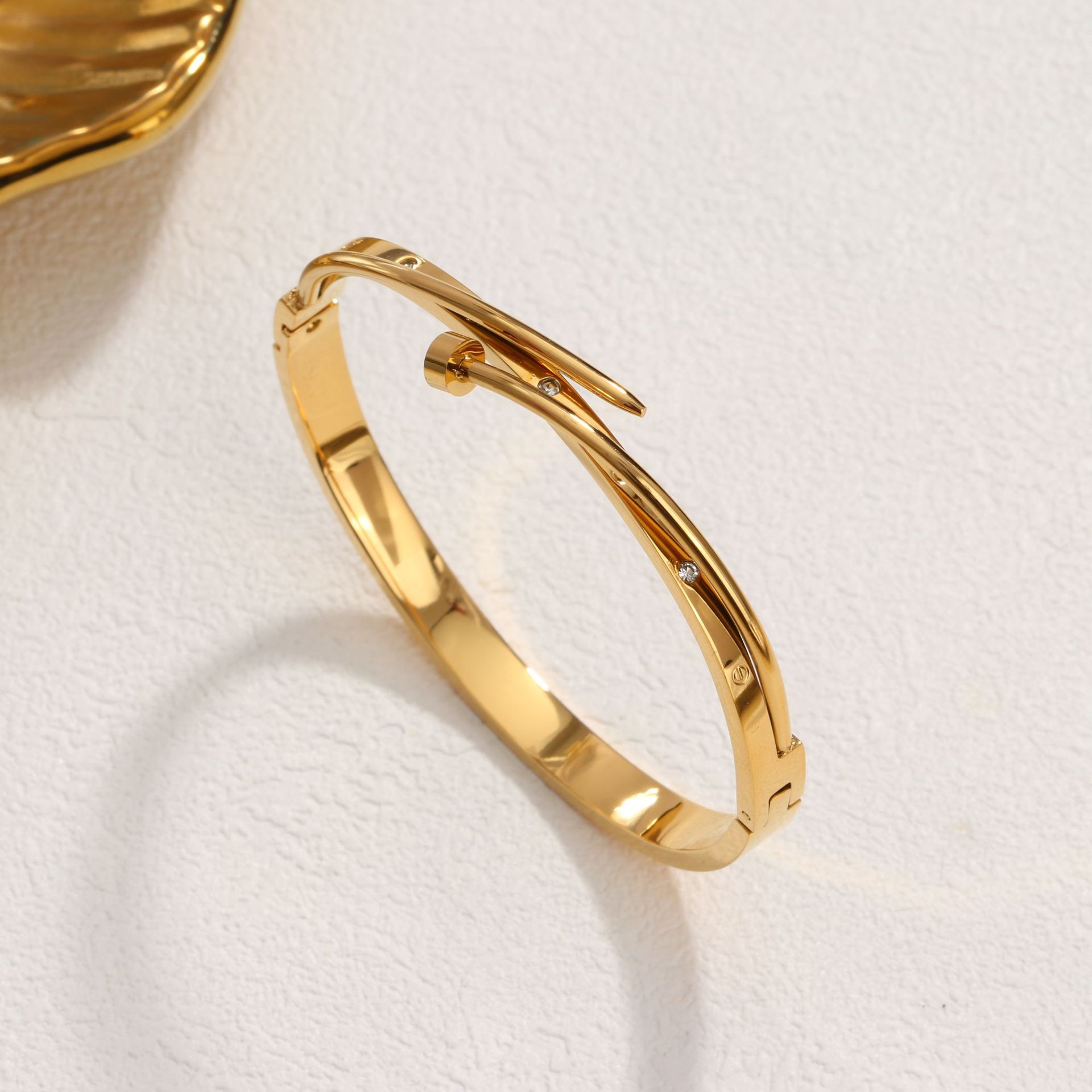 Stainless steel bracelet spot wholesale factory direct sales nail bracelet simple and fashionable versatile women's bracelet high-end feel