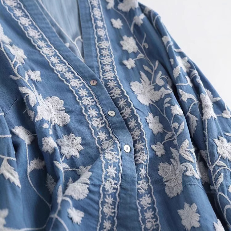2024 Autumn Winter New Elegant Ethnic Style V-neck Embroidered Shirt Women Long Sleeve Short Top 230826