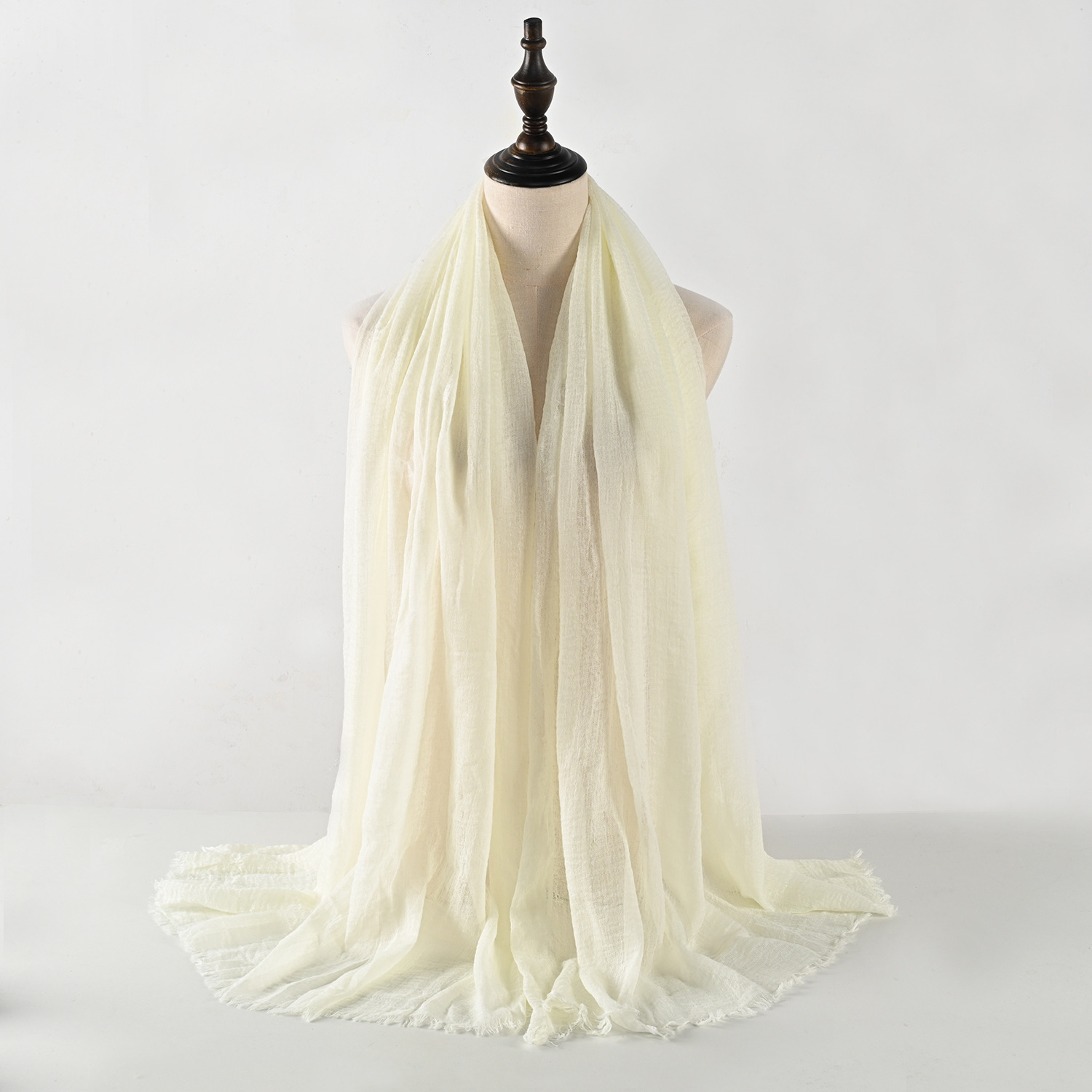 K1543 Pleated solid color cotton and linen scarf, large size scarf with wrinkled fur edges, sunscreen manufacturer wholesale, versatile