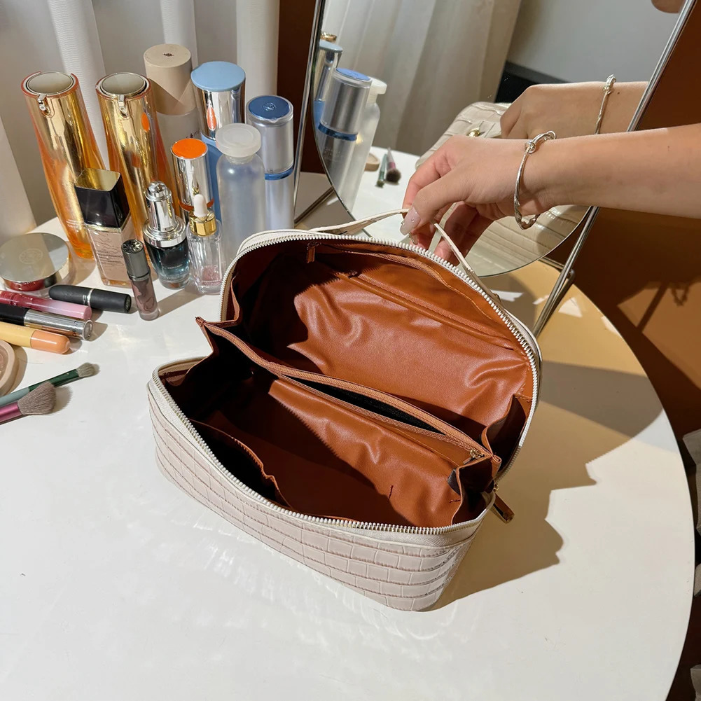 PU Leather Makeup Bag Simple Cosmetic Bag Large Capacity Travel Toiletry Bag with Handle Skincare Holder Bag Makeup Storage Bag 250731