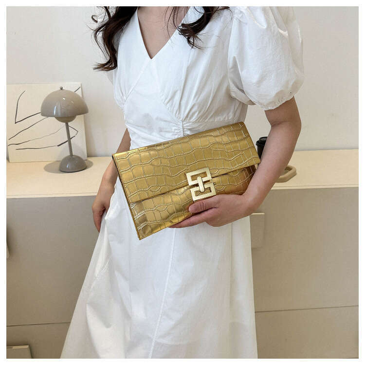 Casual Envelope Bag for Women Fashion Simple Clutch Bag Gold Silver Dinner bag Evening Bag Small Square Bag Female Purses Wallet