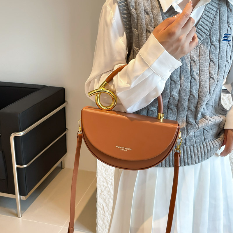 High-End Niche Personality Semi-Circular Handheld Box for Women 2025 New Fashion Light Luxury Single Shoulder Crossbody Saddle Bag ddmymoon