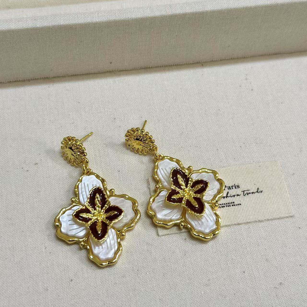 French Oil Drop Flower Earrings for Women, Niche Style, Elegant and Luxurious, Vintage Earrings, Ear Jewelry