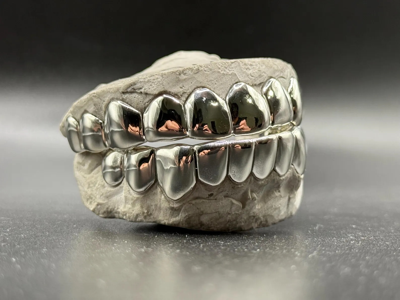 2025 New Wholesale Mens Hip Hop Gold Teeth Sier Top & Bottom Iced Out Grillz Dental Moissanite Grill