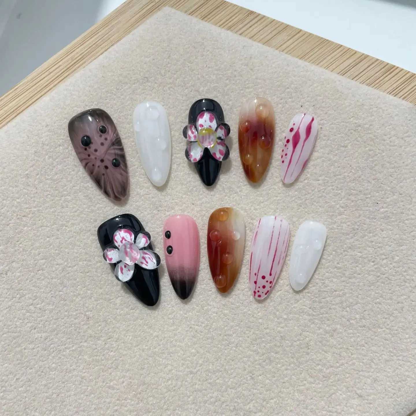 Handmade Press-On Nails with 3D Hand-Carved Flower Design - 10 Piece Set Elegant and Fashionable Nail Tips R250807