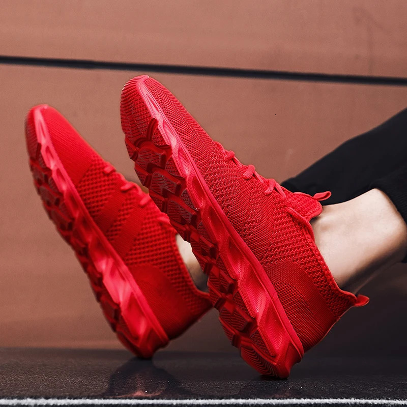 Mens casual sports shoes breathable summer light Soft sole comfort outdoor running shoes fashion student mesh plus size sneaker 250731