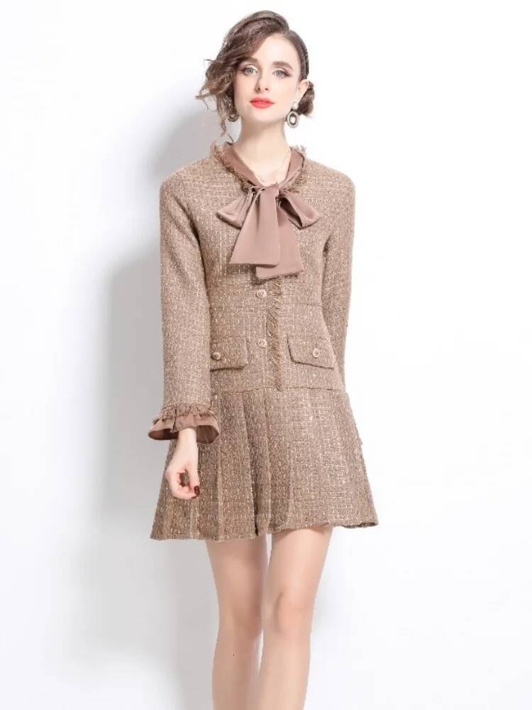 French Elegant Temperament Long Sleeved Tweed Dress New Autumn Winter Fashion High-End Pleated Woolen Dresses dongdumaoyi