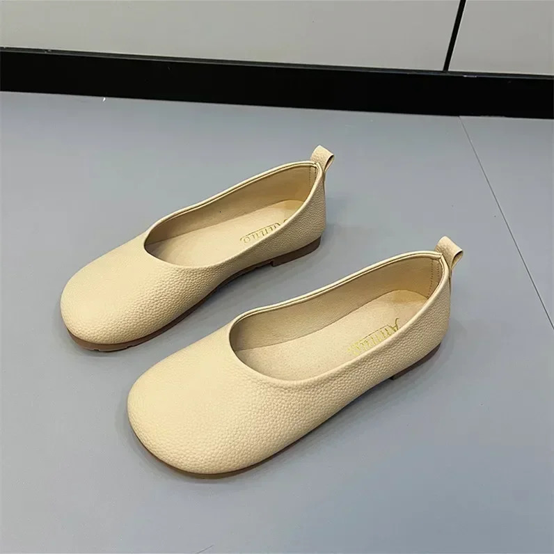 Womens Slip on Leather Loafers Spring Autumn Fashion Ballet Shoes Ladies Casual Round Toe Cute Flats Nurse Shoes Sneakers 250731