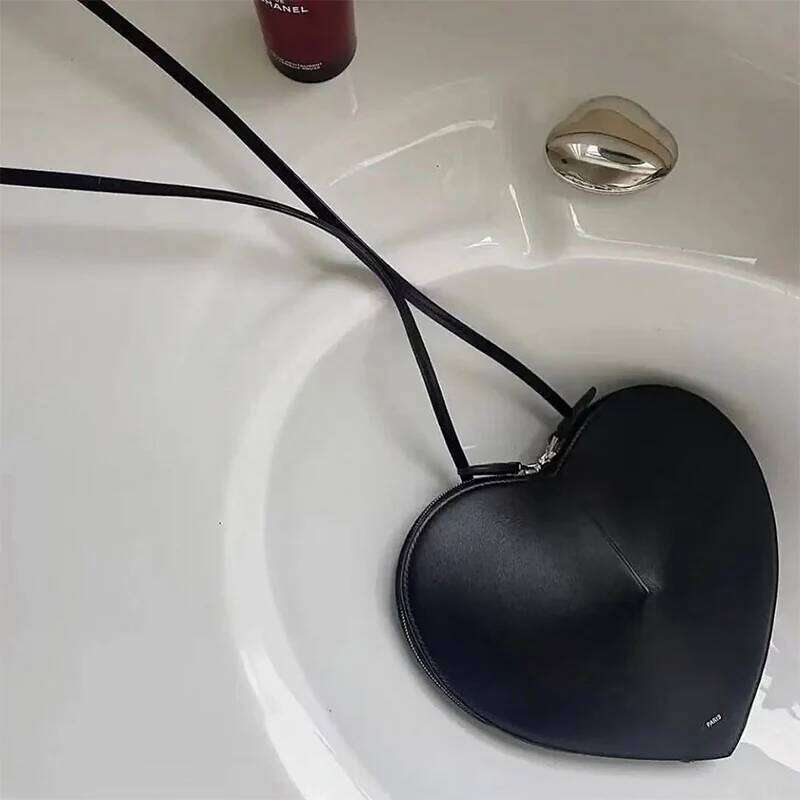 Designer Bags Fashionable Peach Heart Multifunctional Crossbody Women's Leather Carefully Shaped Bag 3D Love Chinese Style Bag Luxury Bag