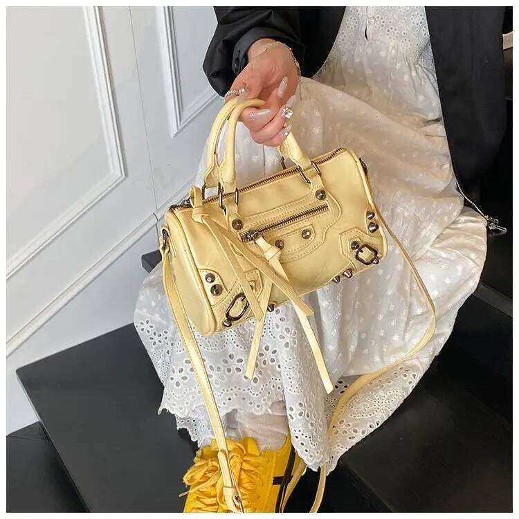 Trendy Women Shoulder Bag Genuine Leather Rivet Design Adjustable Strap Stylish Handbag for Work Dating Office Casual