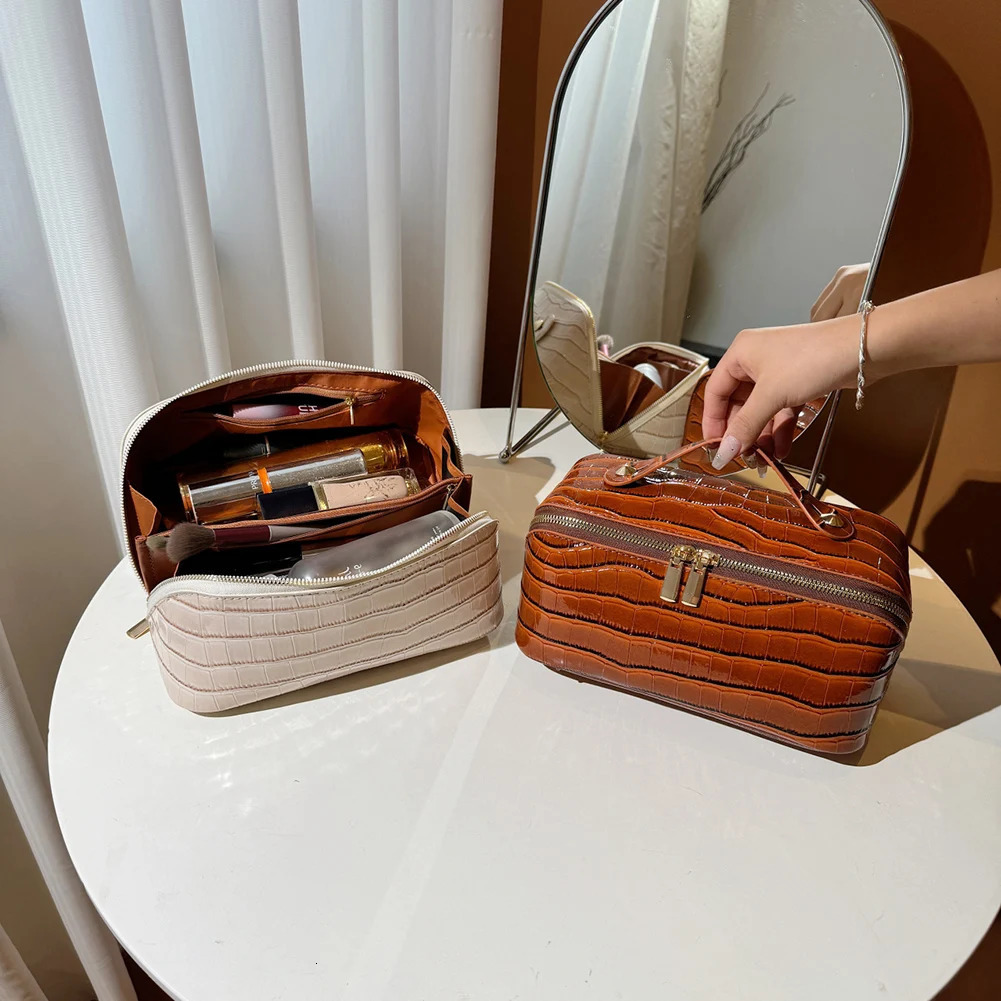 PU Leather Makeup Bag Simple Cosmetic Bag Large Capacity Travel Toiletry Bag with Handle Skincare Holder Bag Makeup Storage Bag 250731