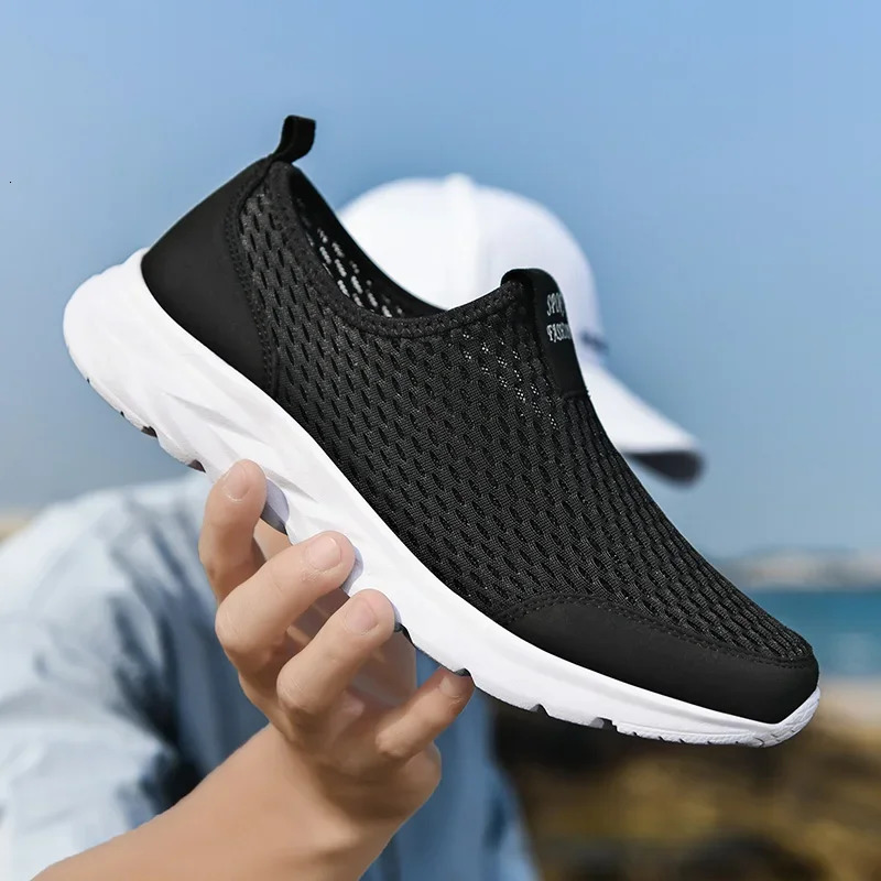 Mens and Womens Casual Breathable Walking Couple Shoes Outdoor Soft Lightweight Fashionable Sports Shoes Model 250731