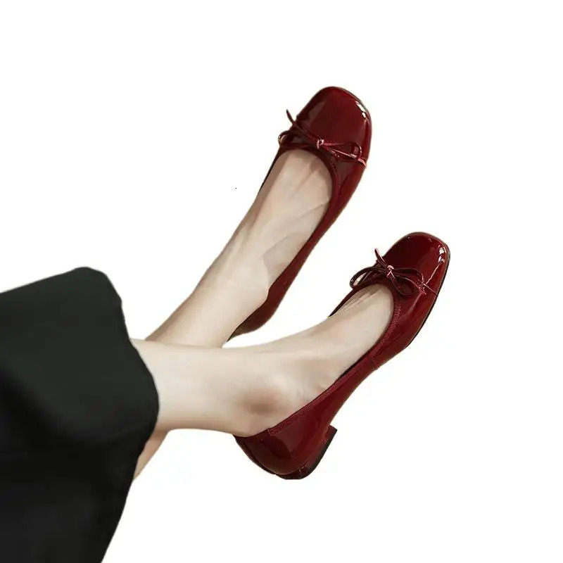 Spring Autumn fashion Womans Flats Patent Leather Ballet Flats Bowtie Boat Shoes Low Heels Slip on Flat Woman Black Loafers 250731