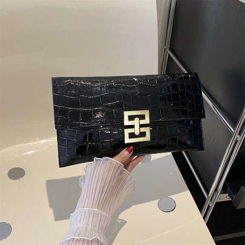 Casual Envelope Bag for Women Fashion Simple Clutch Bag Gold Silver Dinner bag Evening Bag Small Square Bag Female Purses Wallet