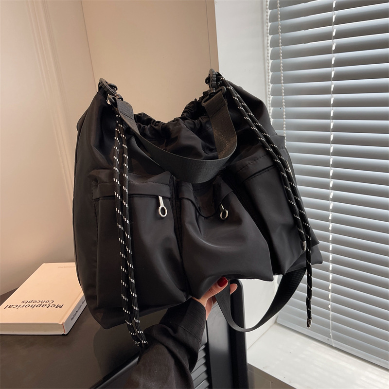 2025 New trend Winter Women s Shoulder Bag Trendy Fashion Large Capacity Simple Casual Student Crossbody Bag