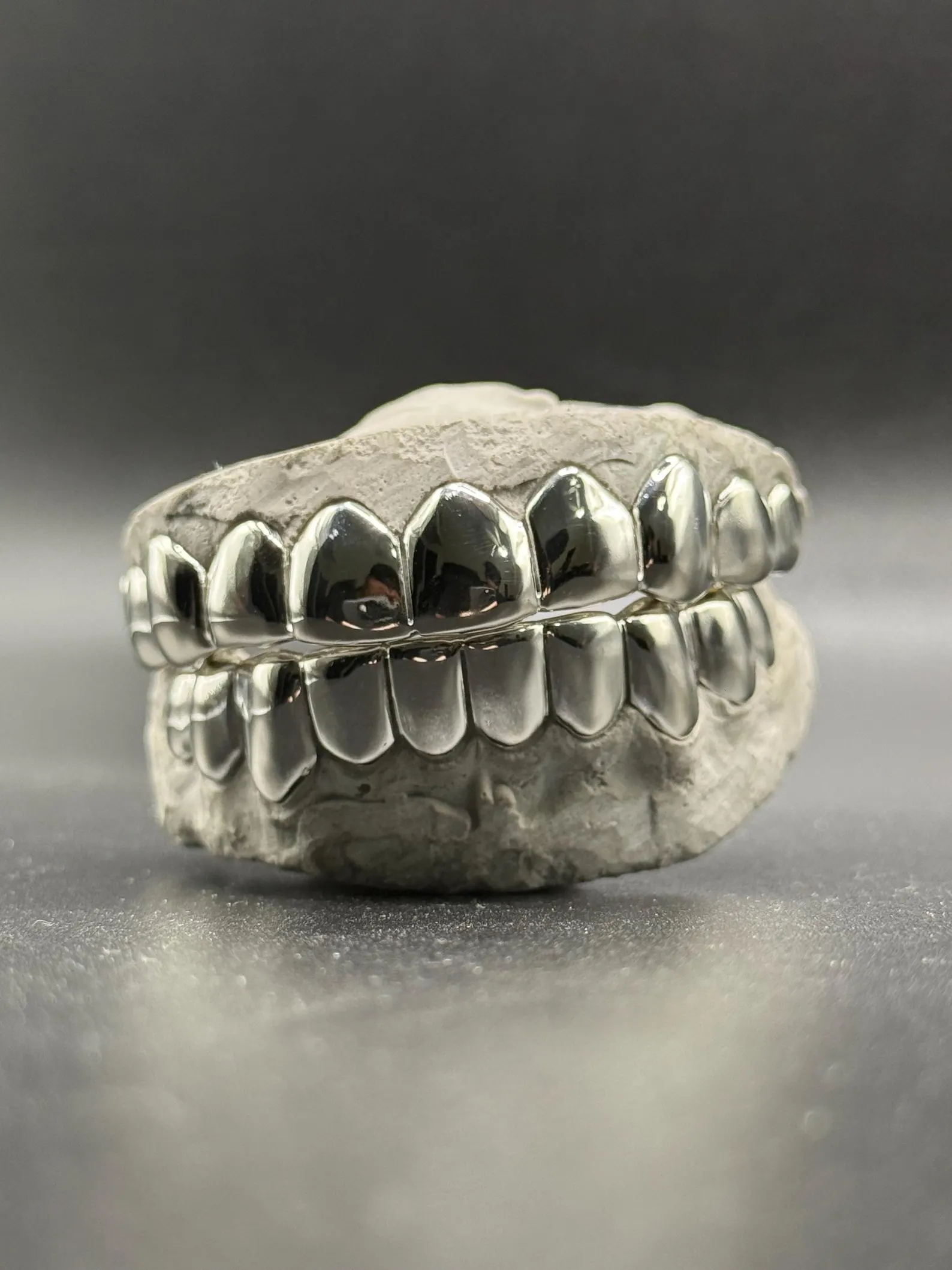 2025 New Wholesale Mens Hip Hop Gold Teeth Sier Top & Bottom Iced Out Grillz Dental Moissanite Grill