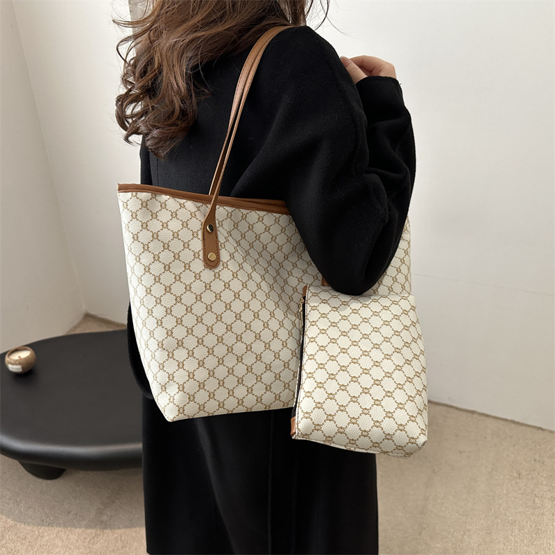 Designer Bag Luxury Bag Free Designer Fashionable Shoulder Bag High-End, Versatile And Popular Hand-Held With Exquisite Patterns