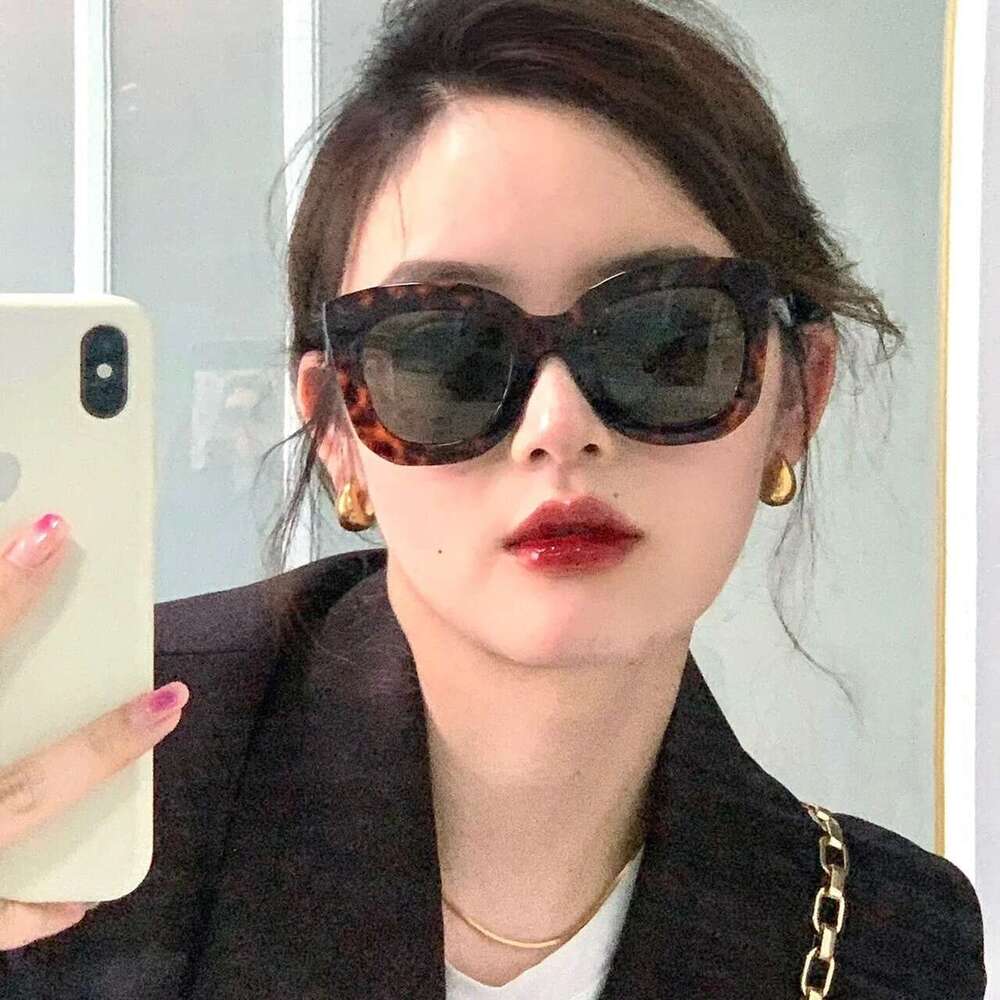 DHsunglasses Oversized Cat-Eye Sunglasses UV400 Protection, Bold Acetate Frame, Unisex Fashion Statement (Black/Tortoise)