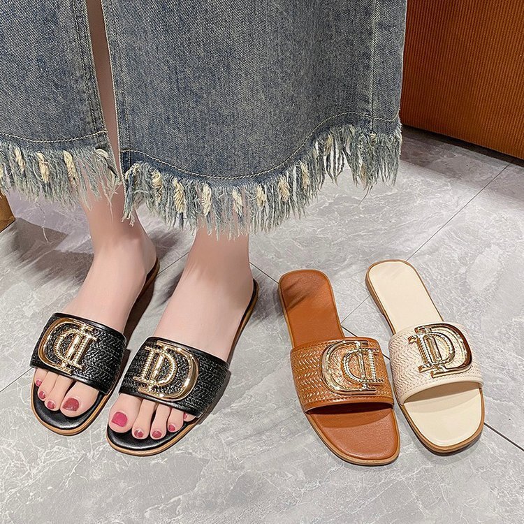 Designer Beach Single-strap Sandals 2025 Summer New Free Delivery Fashionable And Casual Double D Metal Buckle Black Flat Slippers For Women's Ou