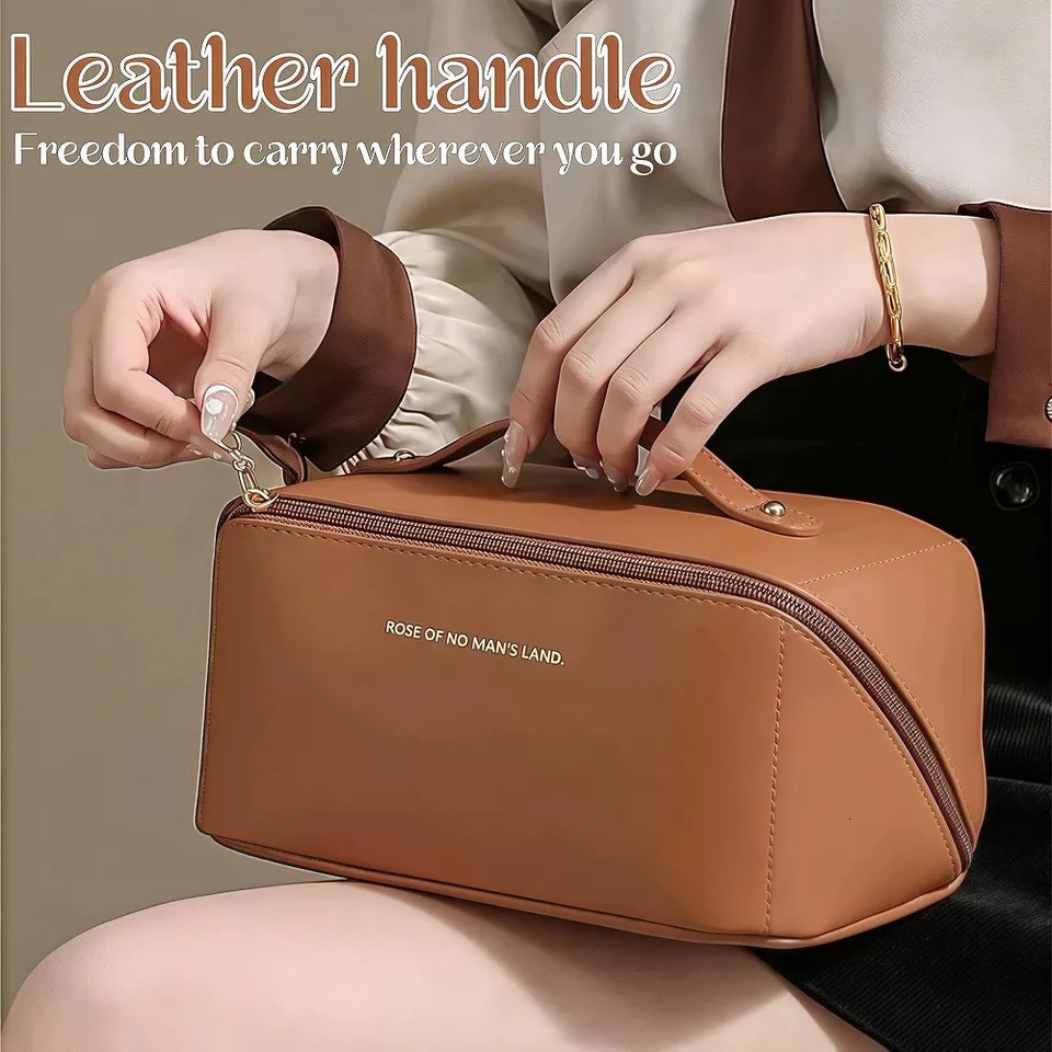 PU Cloud Makeup Bag Pillow Large Capacity Dedicated Portable Makeup Box Travel Washroom Bag Cosmetics Storage Bag.zwq 250731